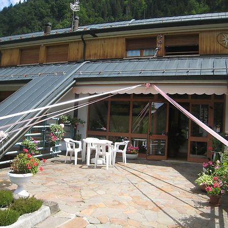 Hotel Casa Per Ferie Paola Di Rosa Arta Terme Exterior foto