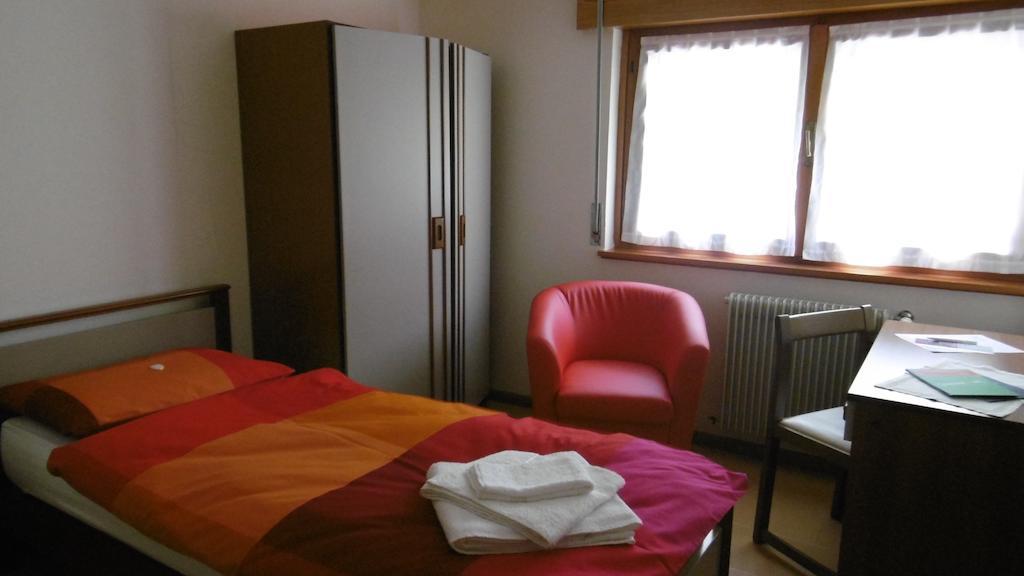 Hotel Casa Per Ferie Paola Di Rosa Arta Terme Zimmer foto