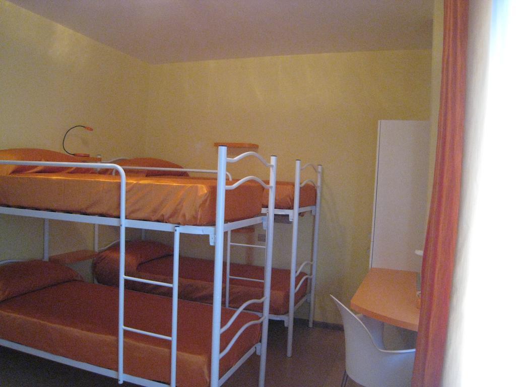 Hotel Casa Per Ferie Paola Di Rosa Arta Terme Zimmer foto