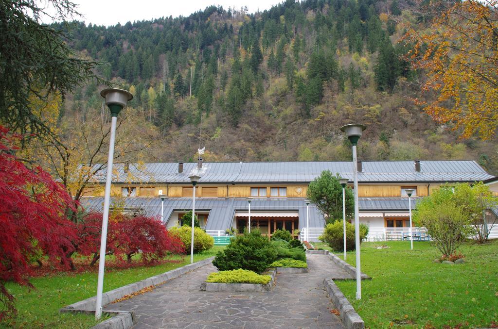 Hotel Casa Per Ferie Paola Di Rosa Arta Terme Exterior foto